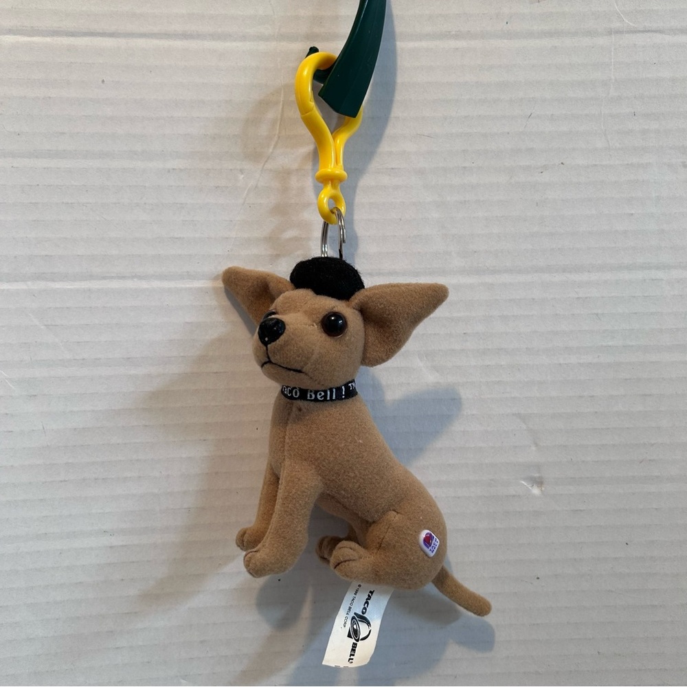 1999 TACO BELL chihuahua keychain